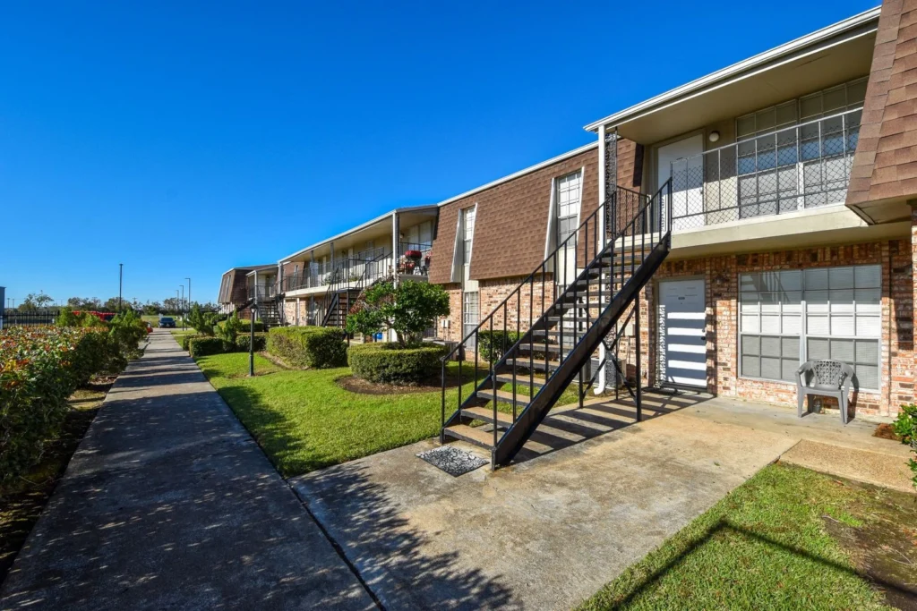 PROPERTY MANAGEMENT - 5252 TWIN CITY HWY - #369, GROVES, TX 77619