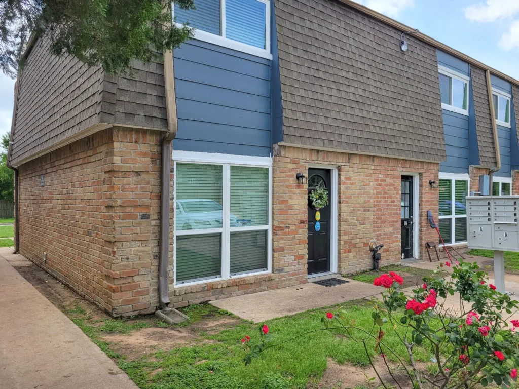 PROPERTY MANAGEMENT - 101 BROOKSIDE LANE - #9, SEALY, TX 77474