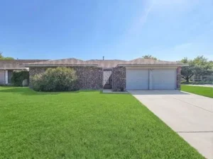 10102 PARK LANE, LA PORTE, TX 77571